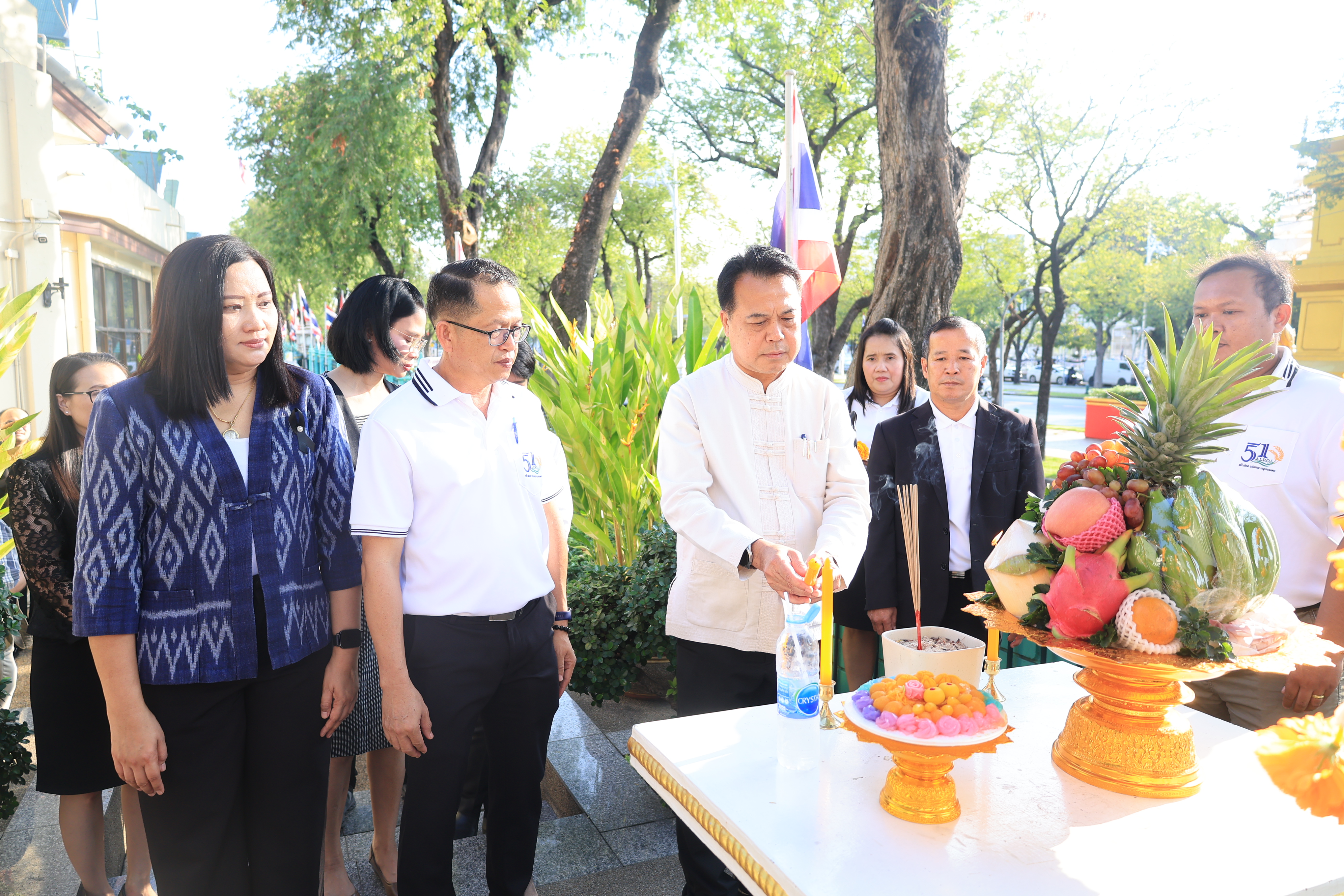 title - รองเลขาธิการ ส.ป.ก. สักการะสิ่งศักดิ์สิทธิ์ประจำ ส.ป.ก. เนื่องในโอกาสเข้ารับตำแหน่งใหม่